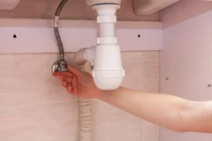 how to install a shut off valve for toilet​
