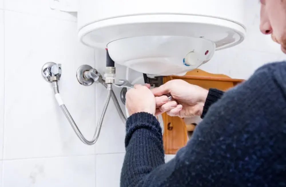 how much does it cost to install a water heater​