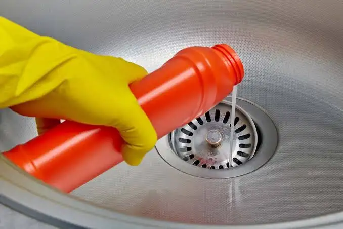 is drain cleaner bad for pipes
