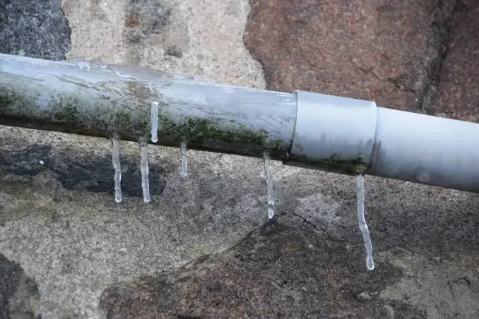 who to call for frozen pipes