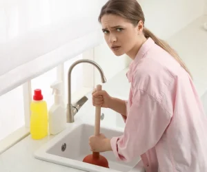 how to use a drain cleaning bladder​