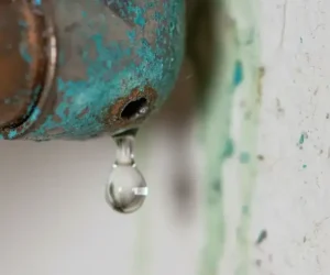 How to fix pinhole in copper pipe easily with expert tips from Derks Plumbing. Learn safe, effective repair methods to stop leaks and protect your plumbing.